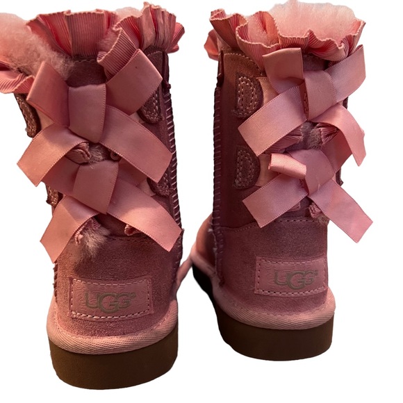Kids Ugg Bailey Bow Light Pink Boots - Picture 3 of 16